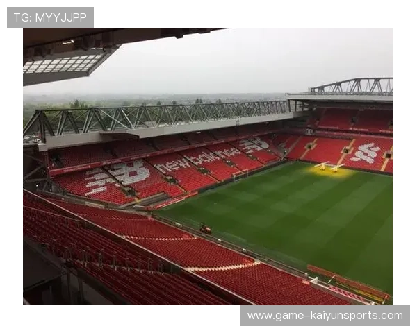 利物浦队长安菲尔德飚进绝杀球，球迷狂欢，利物浦安菲尔德足球场